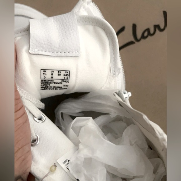 Off white CLARKS sneakers 🤍 - Picture 5 of 6